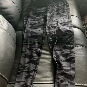 Like new pink scrunched full length leggings